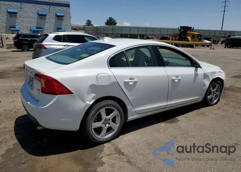2013 Volvo S60 T5 z USA, uszkodzony, nr VIN YV1612FH7D2191517